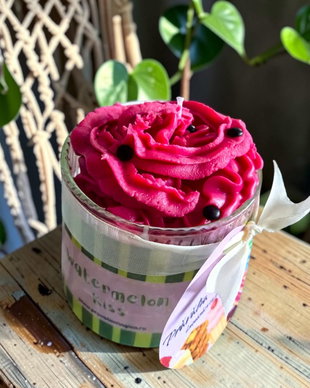 Lumânare Artizanală Watermelon Kiss, Ceară Soia 300g, Aromă Pepene Roșu