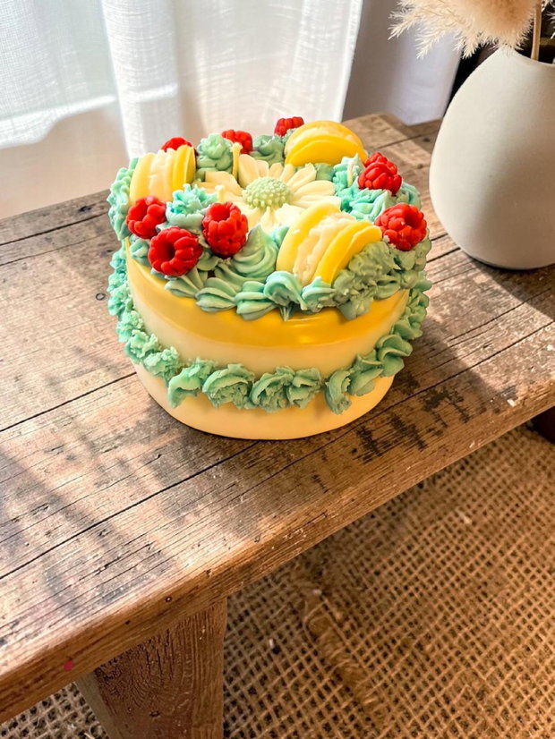 Lumânare Artizanală Tip Tort, Ceară Soia 500g, Bergamotă și Lime