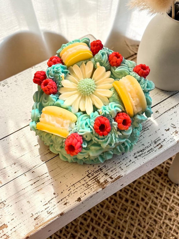 Lumânare Artizanală Tip Tort, Ceară Soia 500g, Bergamotă și Lime