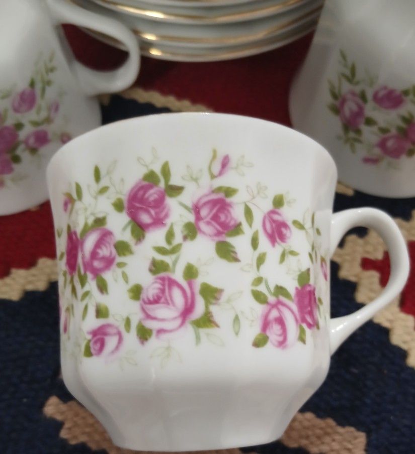 Set servire Vintage 6 Cești Cafea/Ceai din Porțelan