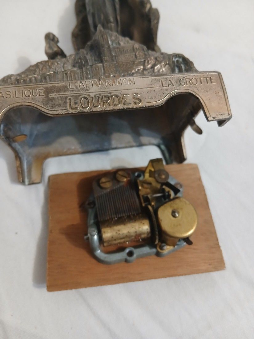 Raritate! Statuetă Muzicală Lourdes Vintage Funcțională
