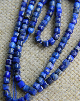Lapis cubulete (AV22)