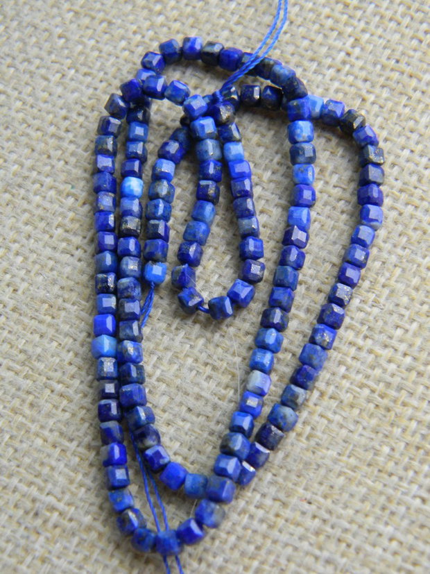 Lapis cubulete (AV22)