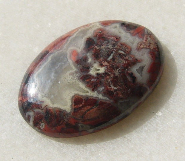 Jasp rosu cabochon aprox 30x20.5x5 mm