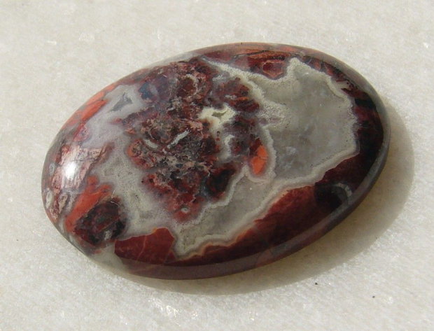 Jasp rosu cabochon aprox 30x20.5x5 mm