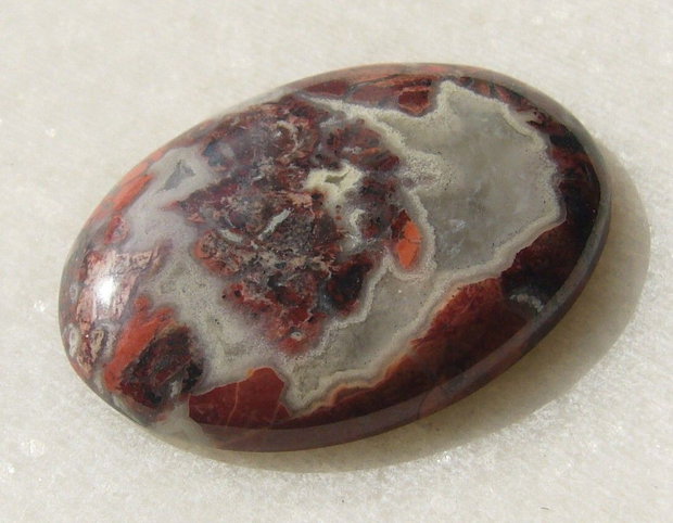 Jasp rosu cabochon aprox 30x20.5x5 mm