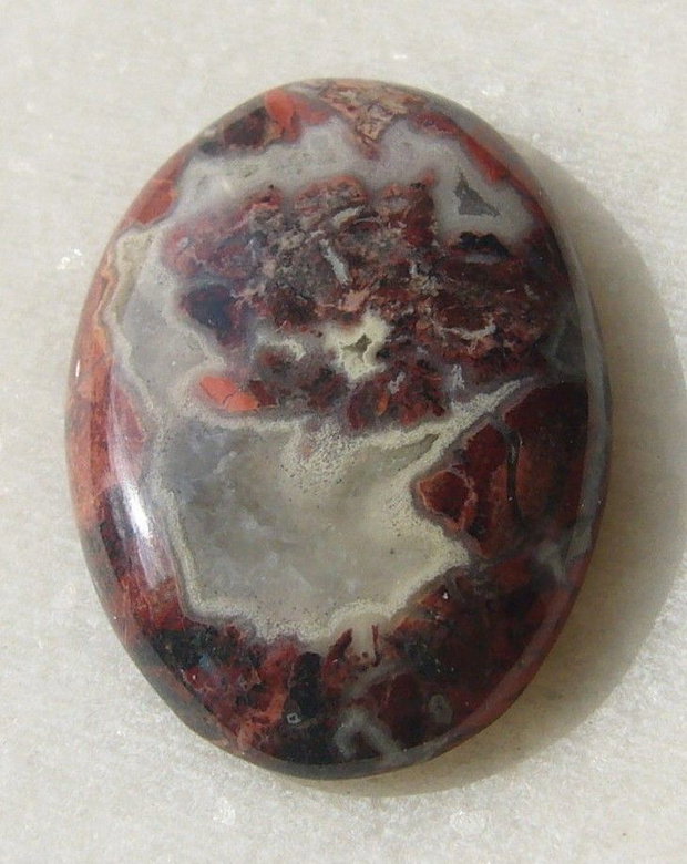 Jasp rosu cabochon aprox 30x20.5x5 mm