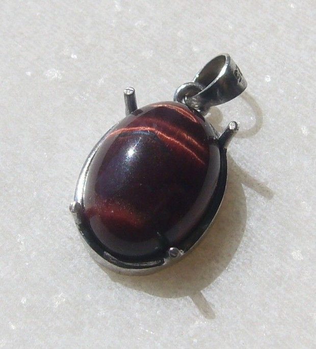 Ochi de taur cabochon in rama de argint .925 rodiat