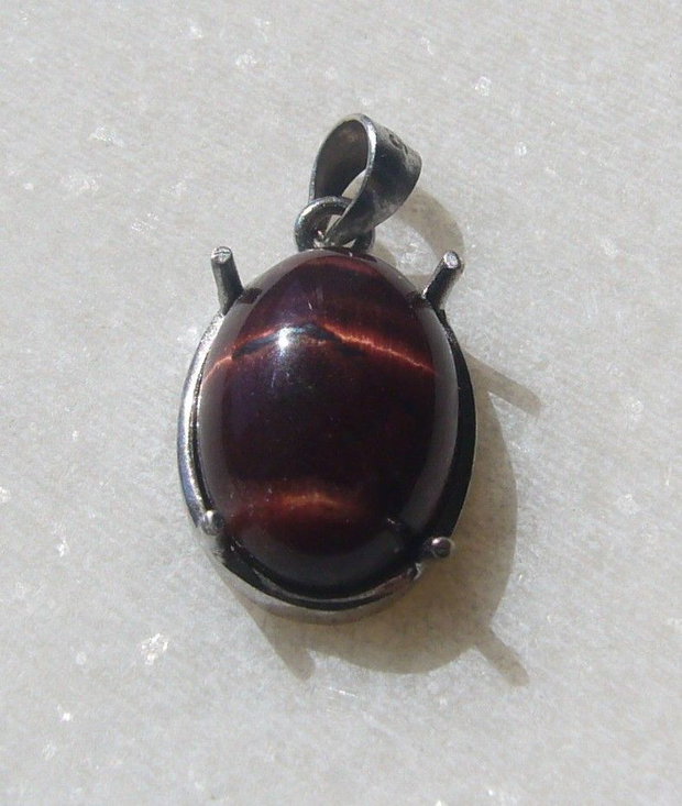 Ochi de taur cabochon in rama de argint .925 rodiat