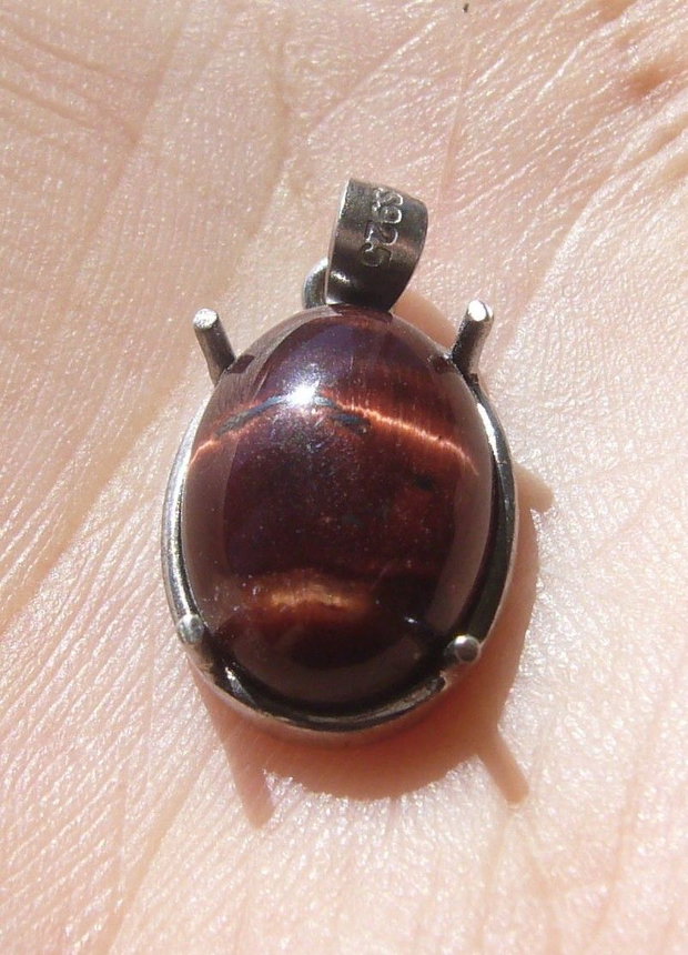 Ochi de taur cabochon in rama de argint .925 rodiat