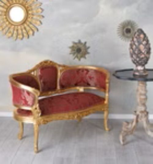 Sofa Maria Antoineta din lemn masiv auriu cu tapiterie bordeaux