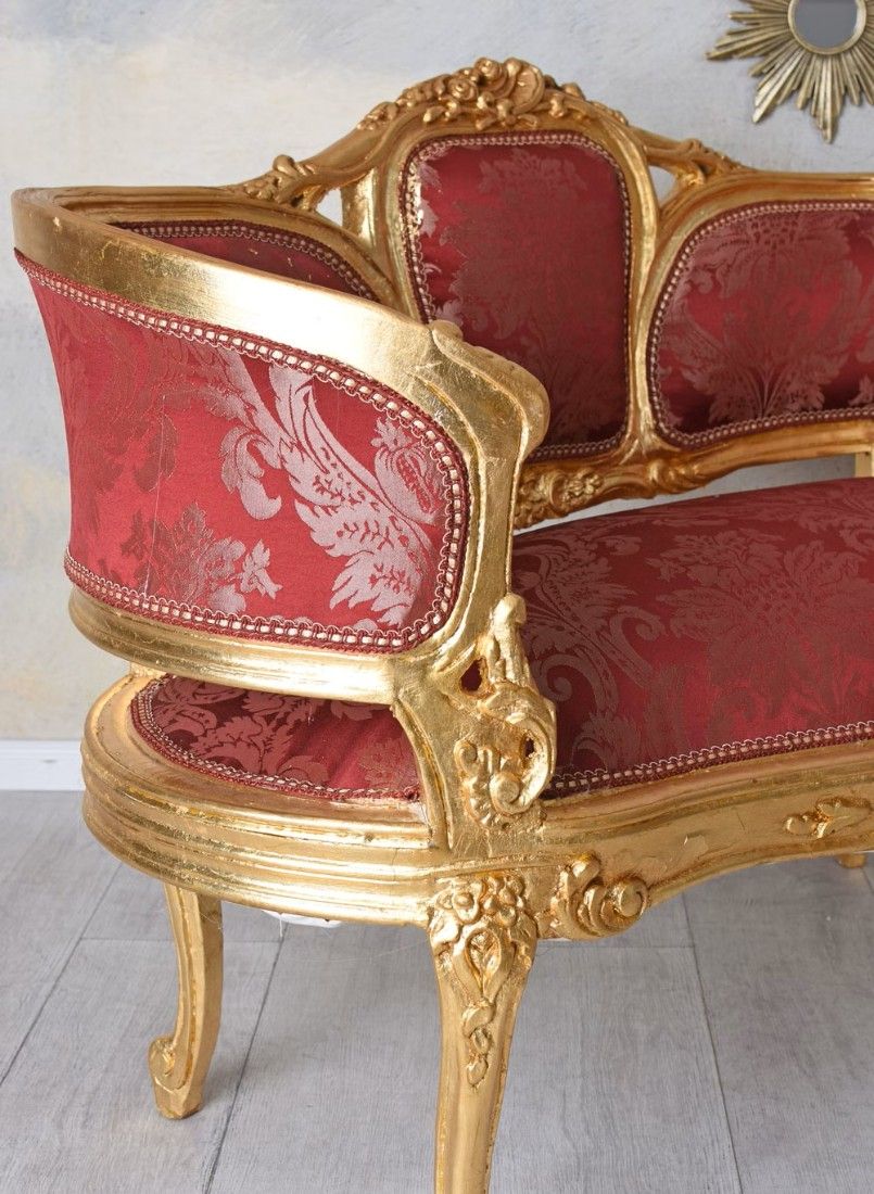 Sofa Maria Antoineta din lemn masiv auriu cu tapiterie bordeaux