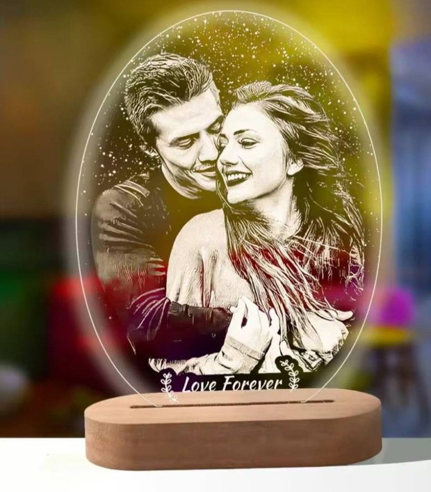 Lampă LED 3D personalizată cu fotografia ta preferată. Cadoul ideal!