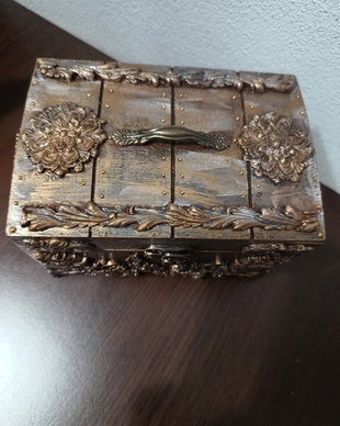 Cufăr/caseta de bijuterii din lemn stil vintage/handmade