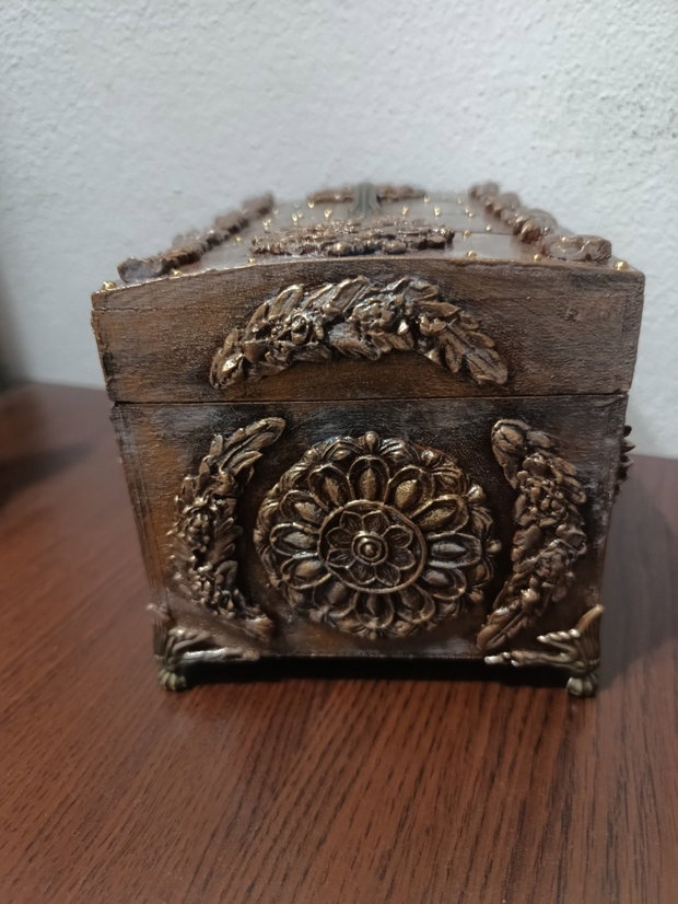 Cufăr/caseta de bijuterii din lemn stil vintage/handmade