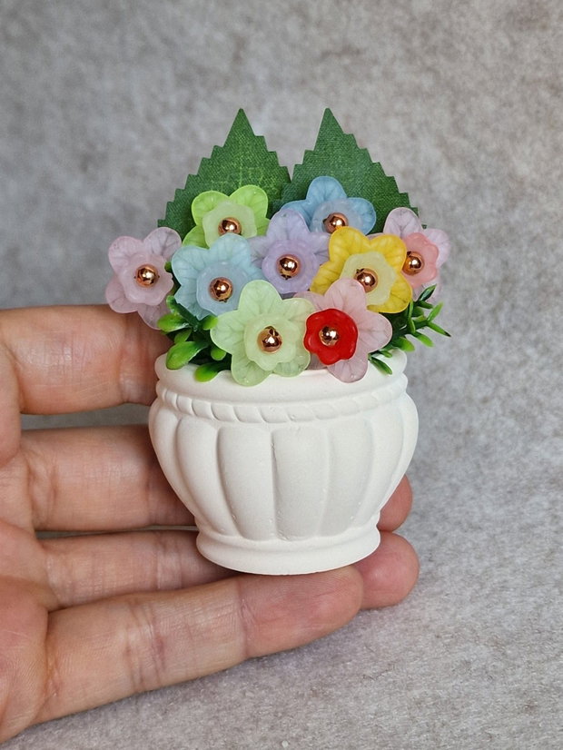 Ghiveci de flori pastel