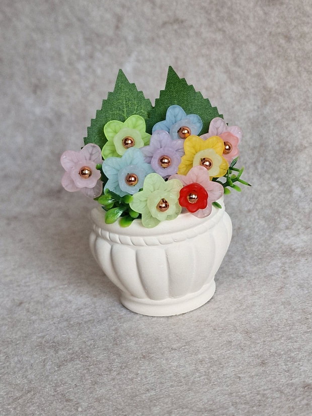 Ghiveci de flori pastel