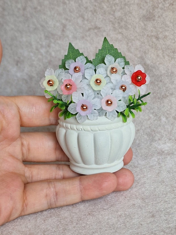 Ghiveci de flori pastel
