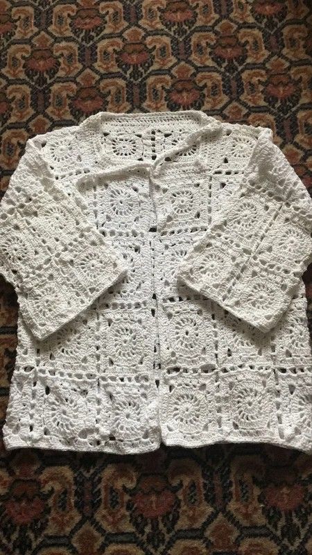 Jacheta alba handmade crosetata din fir de bumbac
