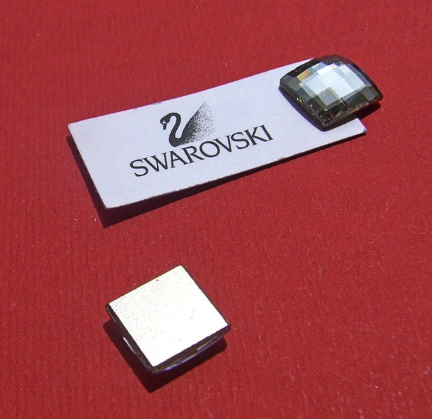 (2 bucati) Swarovski Elements Cabochon carré CRYSTAL 10mm