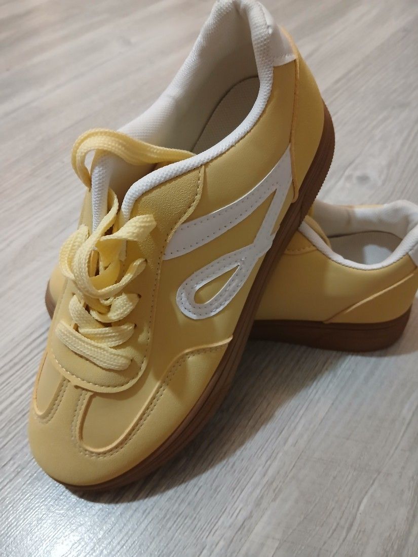 Adidasi dama 38 (24 cm int)