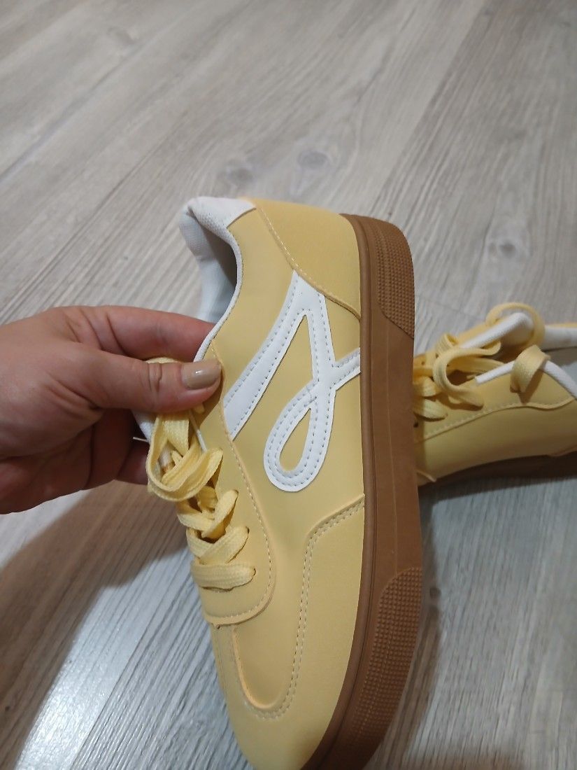 Adidasi dama 38 (24 cm int)