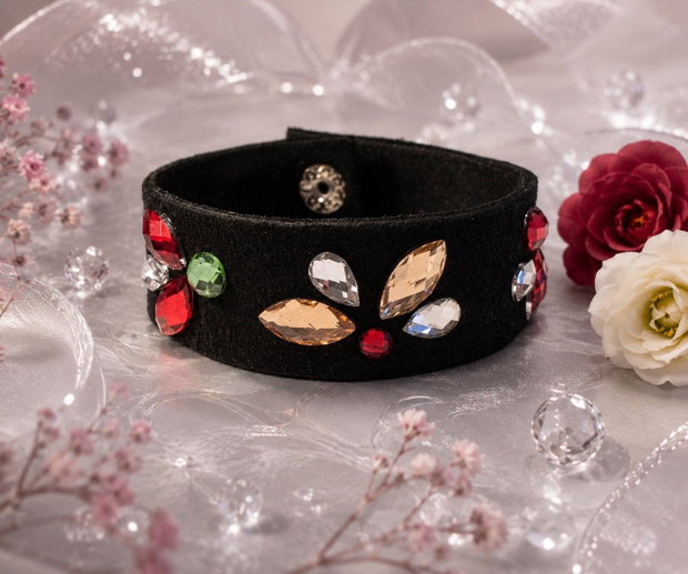 Bratara Flower