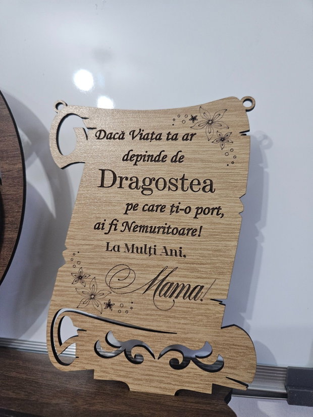 Ceas de birou/raft din lemn si licheni, cadou mama