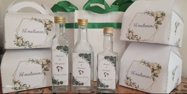 Sticluță personalizată din sticlă mărturie pentru nuntă sau botez | 250 ml
