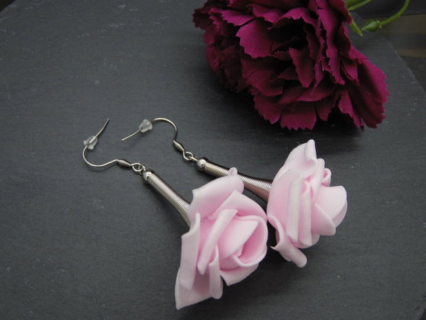 Cercei handmade statement unicat -flori - foamiran (cod856)