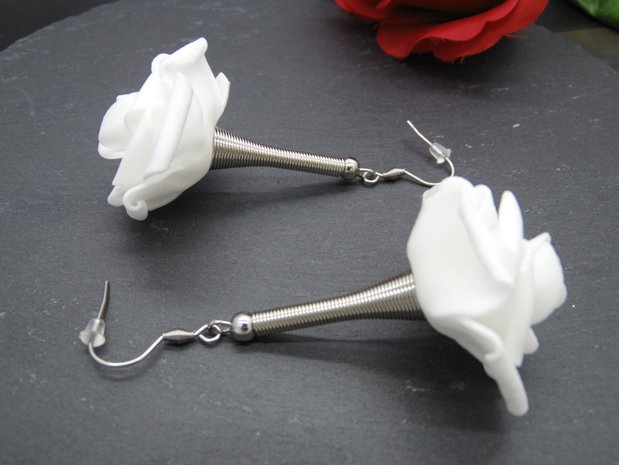 Cercei handmade statement unicat -flori - foamiran (cod856)