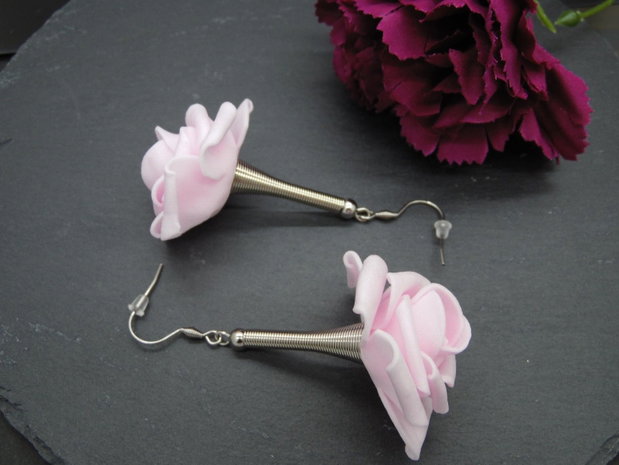 Cercei handmade statement unicat -flori - foamiran (cod856)