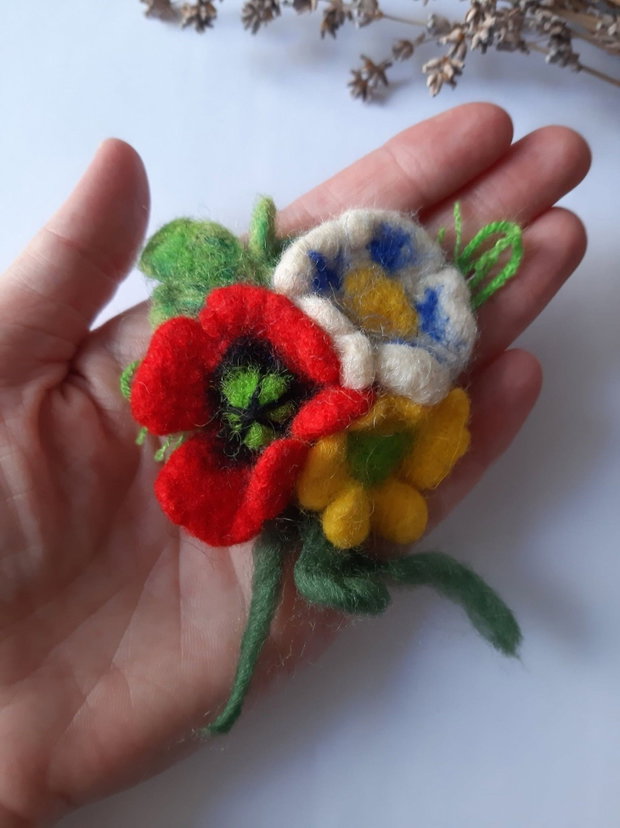 Broșă buchet cu 3 flori-handmade din lână împâslită