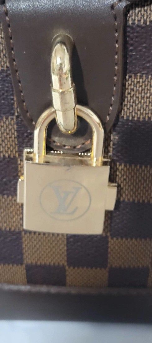 Geanta LV