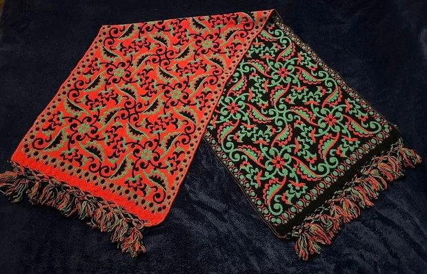 Eșarfă Jacquard reversibilă vintage 100% lână - roșu, negru, verde, popular slav