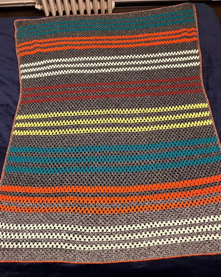 Pătură Croșetată Manual din Lână  Stil Vintage/Granny Stripe 120x150 cm