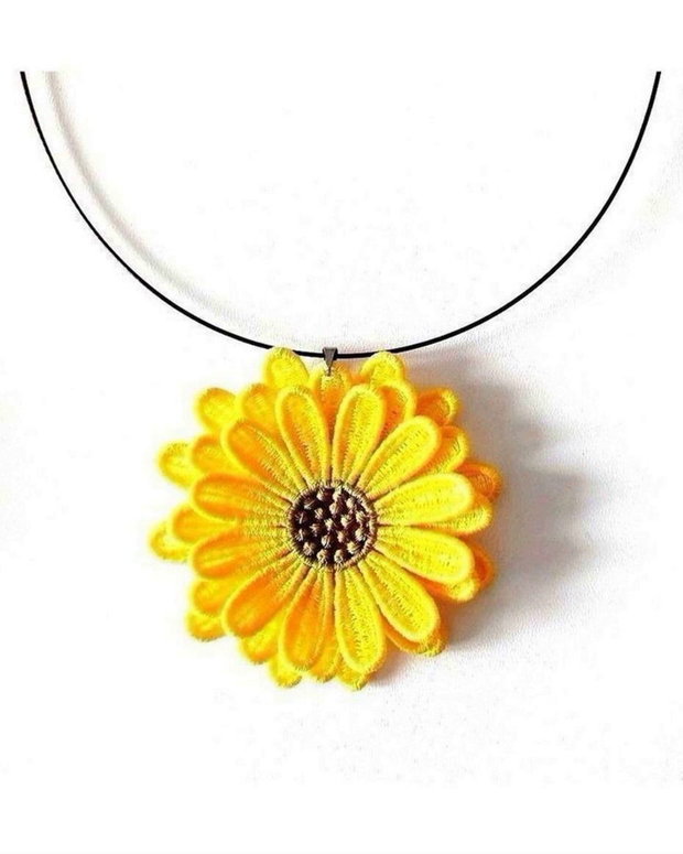 Colier Floare 3D Galbena