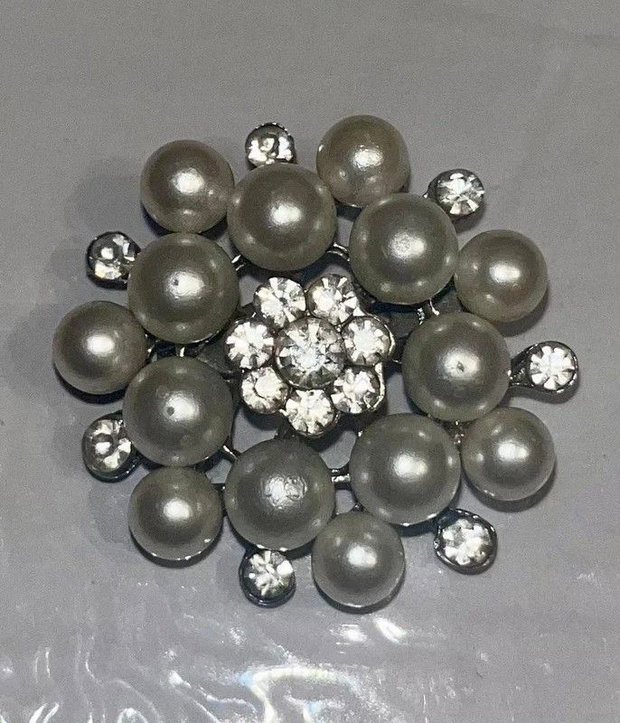 Broșă perle