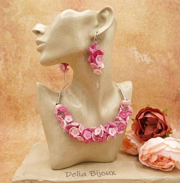 Set Bijuterii Pink Blossom Colier la baza gâtului și Cercei (cod1462)