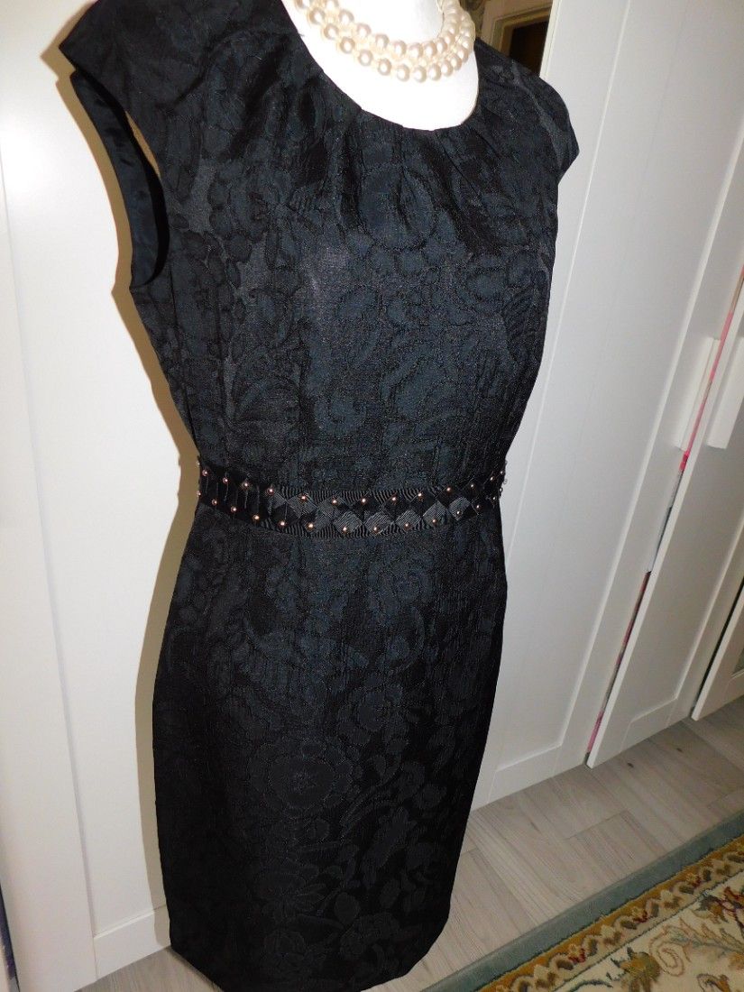 NOA NOA, brand danez, rochie deosebita brocart , eleganta