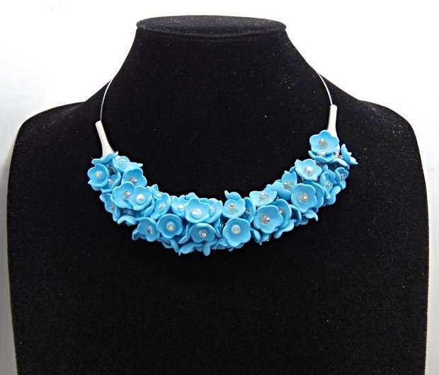 Colier handmade statement cu flori bleu - Eleganță Florală (cod1463)
