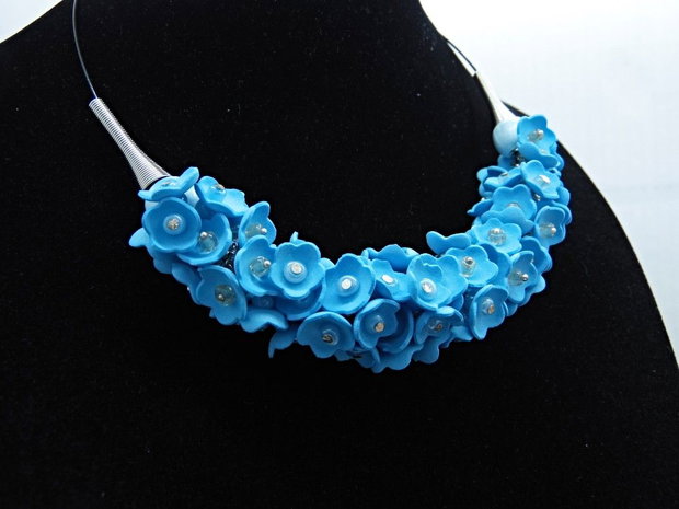 Colier handmade statement cu flori bleu - Eleganță Florală (cod1463)