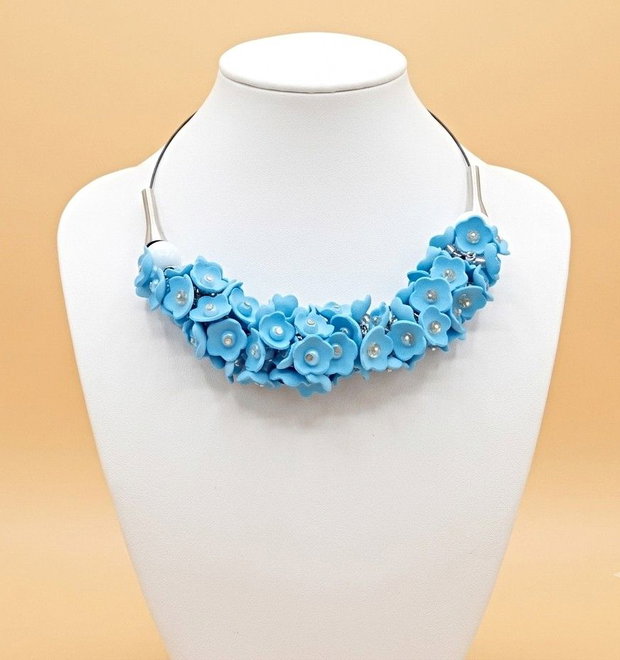 Colier handmade statement cu flori bleu - Eleganță Florală (cod1463)