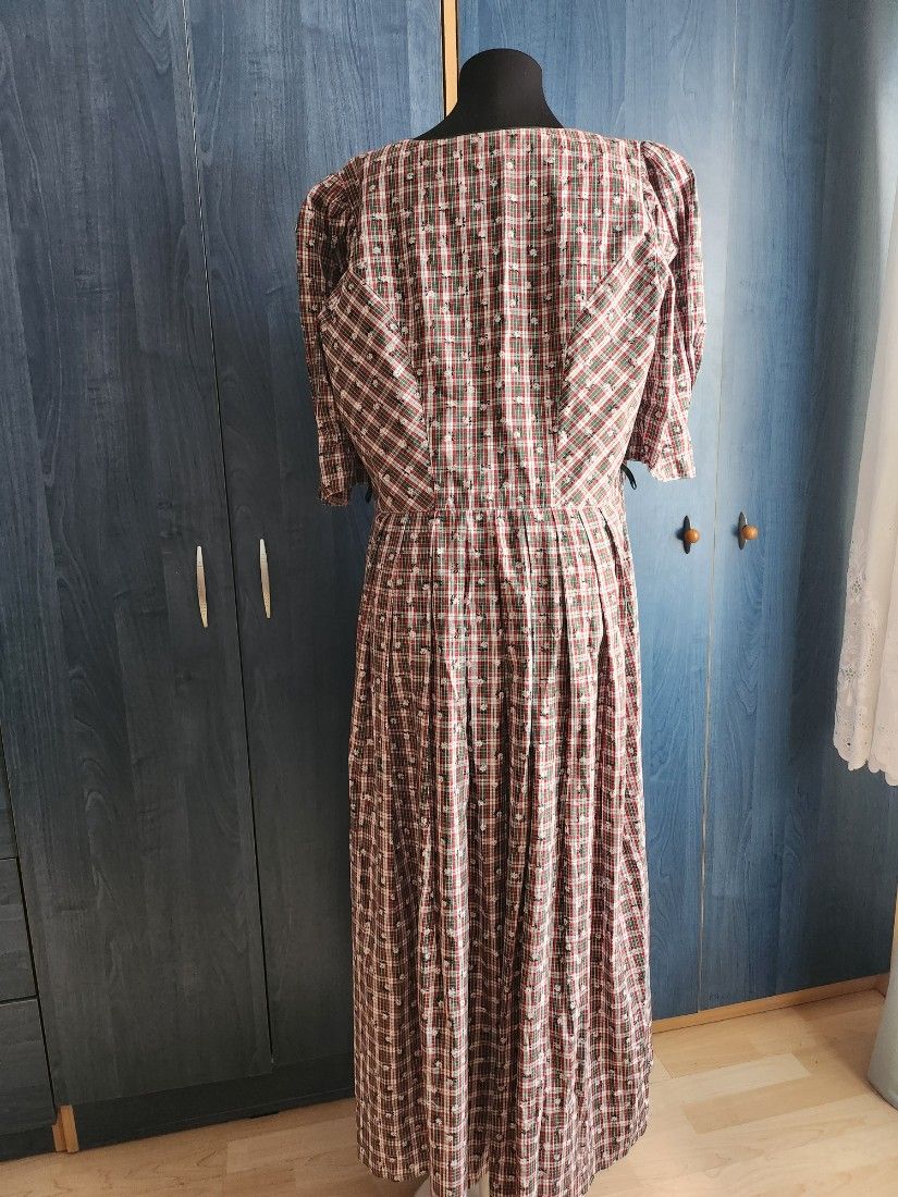 Rochie tiroleza