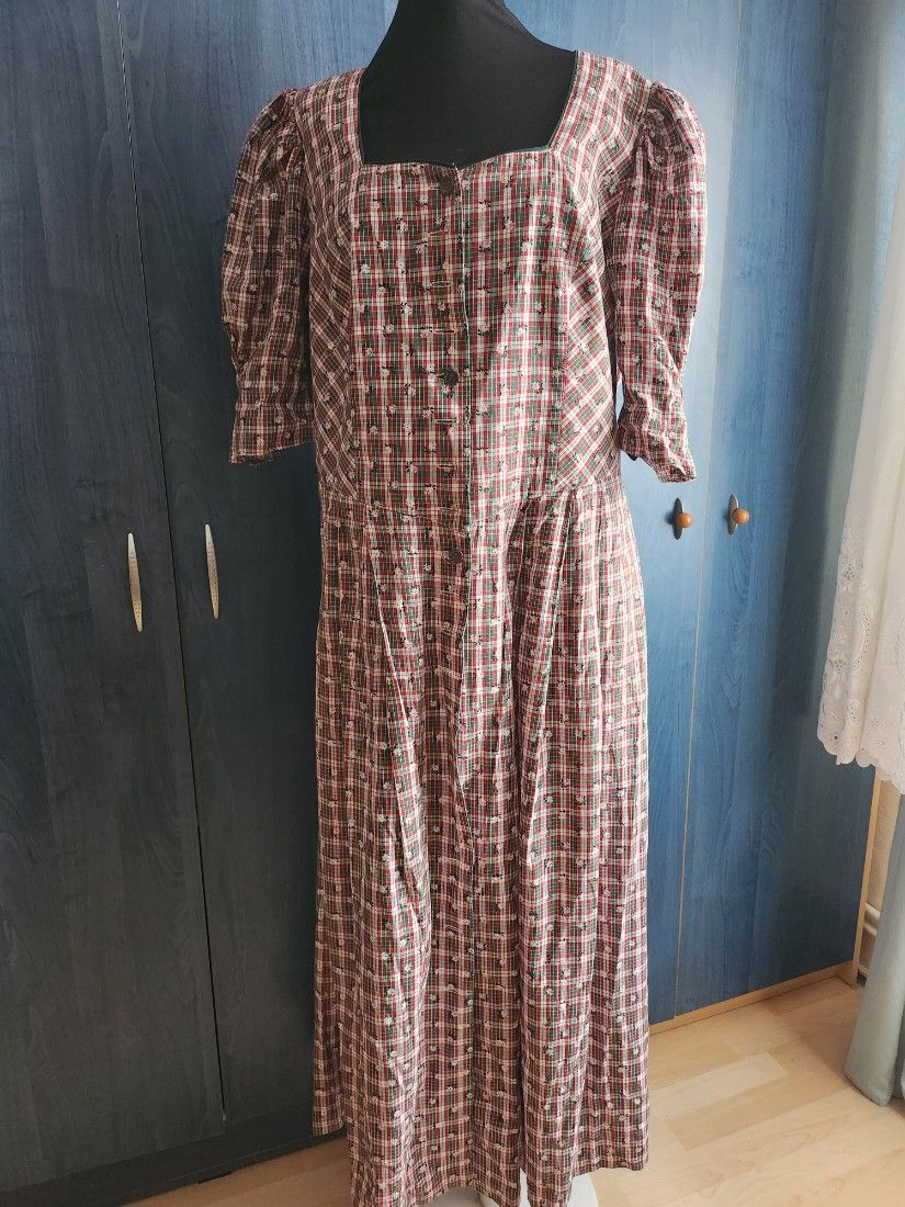 Rochie tiroleza