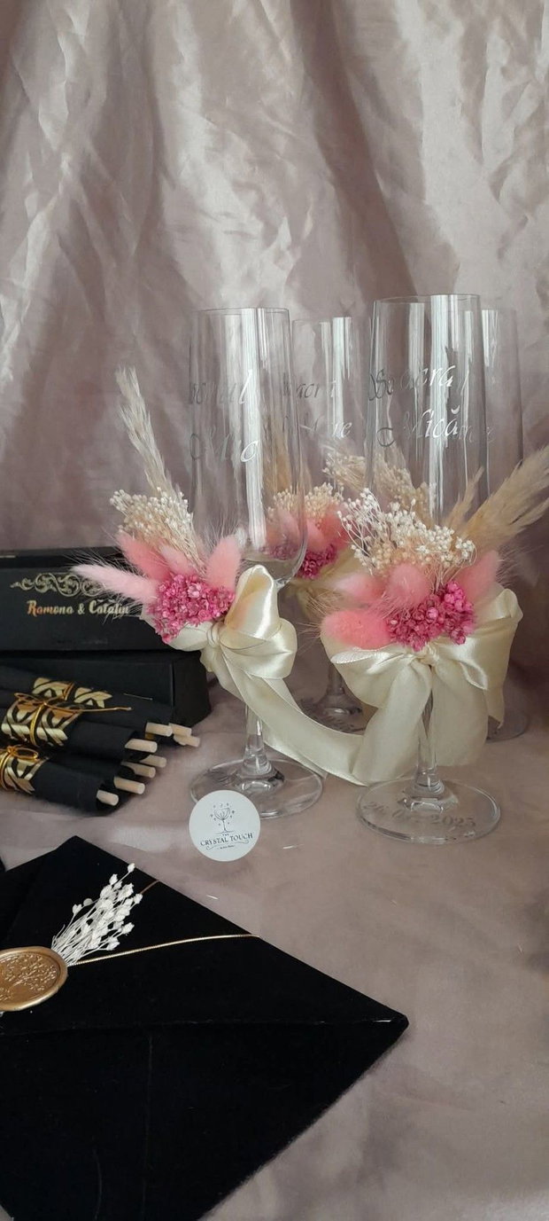 Pahare personalizate decorate manual cu flori criogenate și plante uscate
