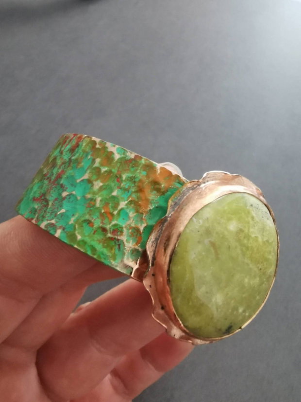 Bratara cupru antichizat si opal verde