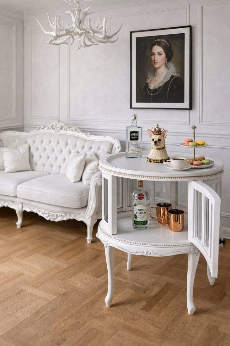 Minibar englezesc din lemn masiv alb