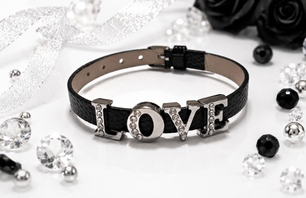 Bratara imitatie piele si slider charm Love