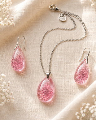 Set bijuterii handmade cercei si pandantiv cu flori naturale uscate Pink Blossom